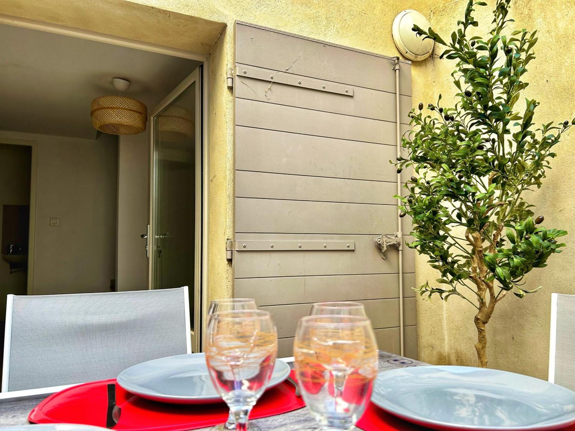 Terracotta Tranquility Apartment Arles Bagian luar foto